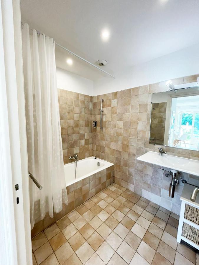Studio 2 - Les Suites De Robinson - Residence Avec Piscine En Bord De Siagne, A Мандельё-ла-Напуль Экстерьер фото