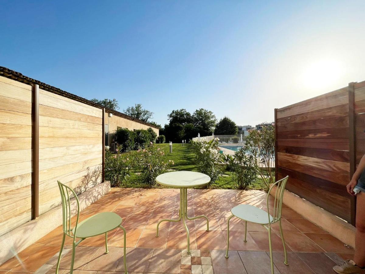 Studio 2 - Les Suites De Robinson - Residence Avec Piscine En Bord De Siagne, A Мандельё-ла-Напуль Экстерьер фото